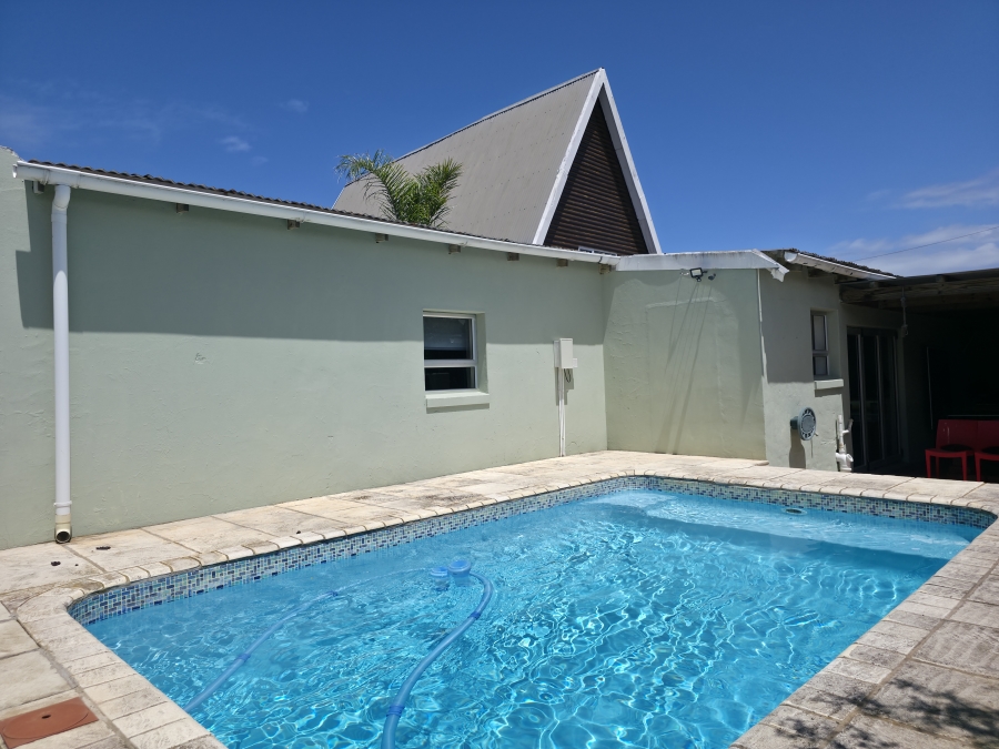 4 Bedroom Property for Sale in Aston Bay Eastern Cape